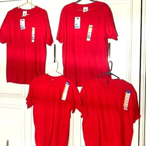 NEW! set 4 solid red short-sleeved T-shirts NWT - Picture 1 of 9